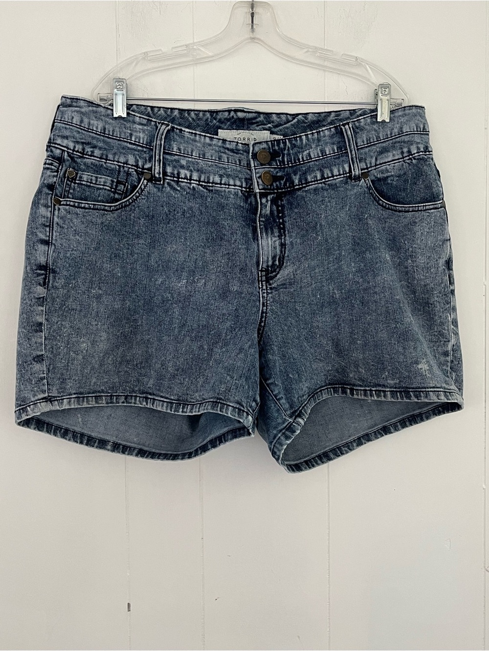 Torrid Blue Acid Wash Denim Jean Shorts 5” Size 20
